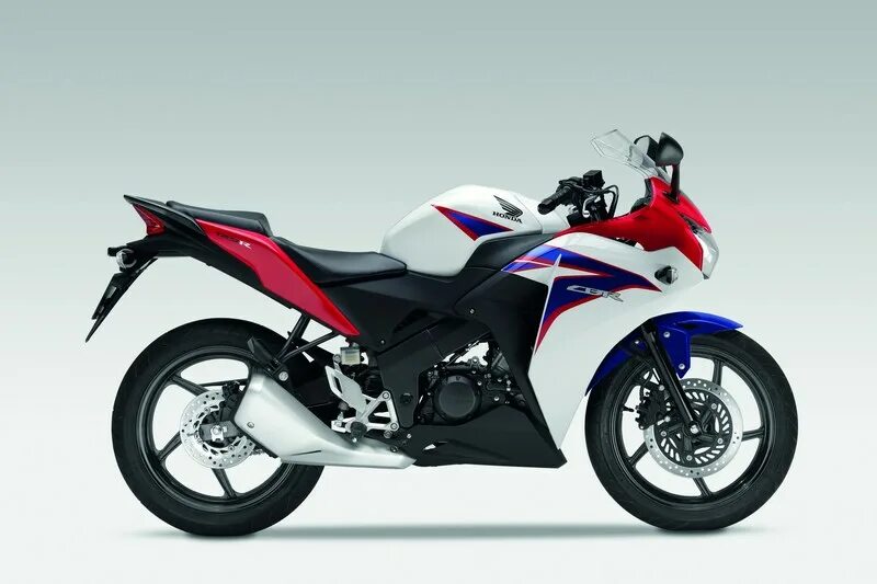 Cbr 8 100. Honda cbr 150r. honda cbr 125. хонда сбр 150. honda cbr 125r 2017.