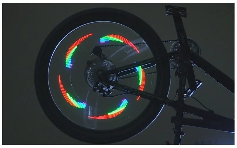 Готов велика. Светящиеся колпачки на колеса велосипеда. Светящееся колесо для велосипеда. Светящиеся насадки на колеса. Колпачки с подсветкой на колеса.