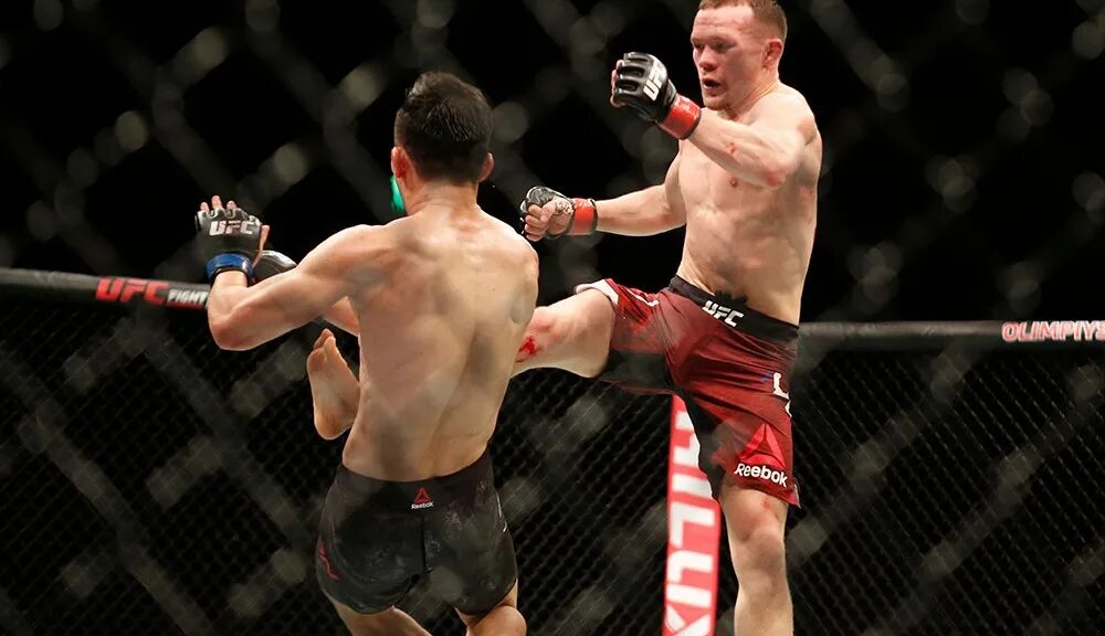 Ман-хо борьба в прямом эфире. Видео боя петра. Боец ufc адесанья. Стерлинг юфс. Видео боя петра.