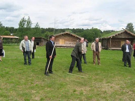 Дрегли новгородская область. Зарубино Любытинский район Новгородская область. Славянская деревня 10 века в Любытино. Любытино Славянская деревня 10 века в Любытино. Деревня Трубец Любытинский район.