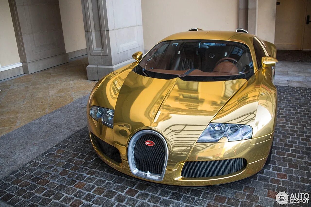 Машина за 5 рублей. Bugatti Veyron Золотая. Бугатти Шерон Золотая. Бугатти Вейрон Gold. Машина Бугатти Вейрон Золотая.