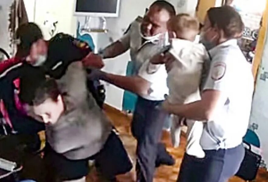 Детский дом в заложниках. Отдел опеки набережные челны. Опека изымает детей из семьи. Незаконно забрали детей. Изъятие детей из семьи.