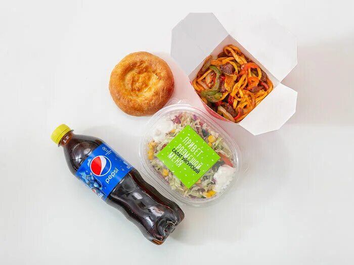 Плов в коробочке возьми с собой. Плов в коробочке. Плов в коробочке. Реклама фаст фуд плов витрина. Плов в коробочке.