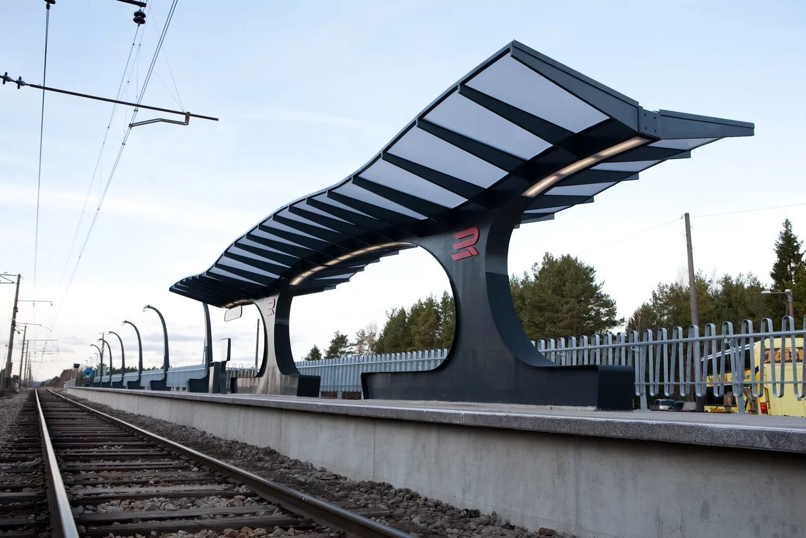 Жд платформа. Жд вокзал казань перрон. Пассажирский комплекс ржд. Адлер вокзал платформа. Платформа максимовский.