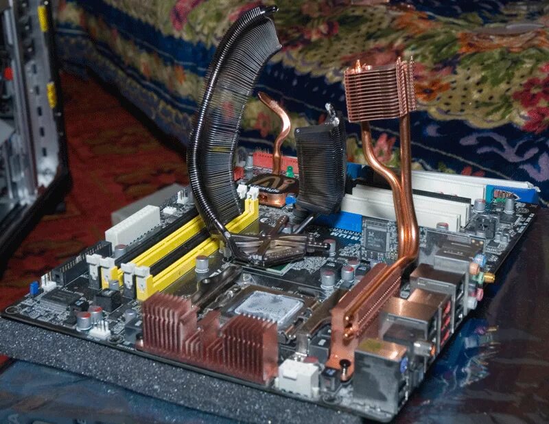 Радиатор южного моста. Радиатор южного моста asus. северный мост асус радиатор. охлаждение южного моста x79. охлаждение северного моста 70 мм.