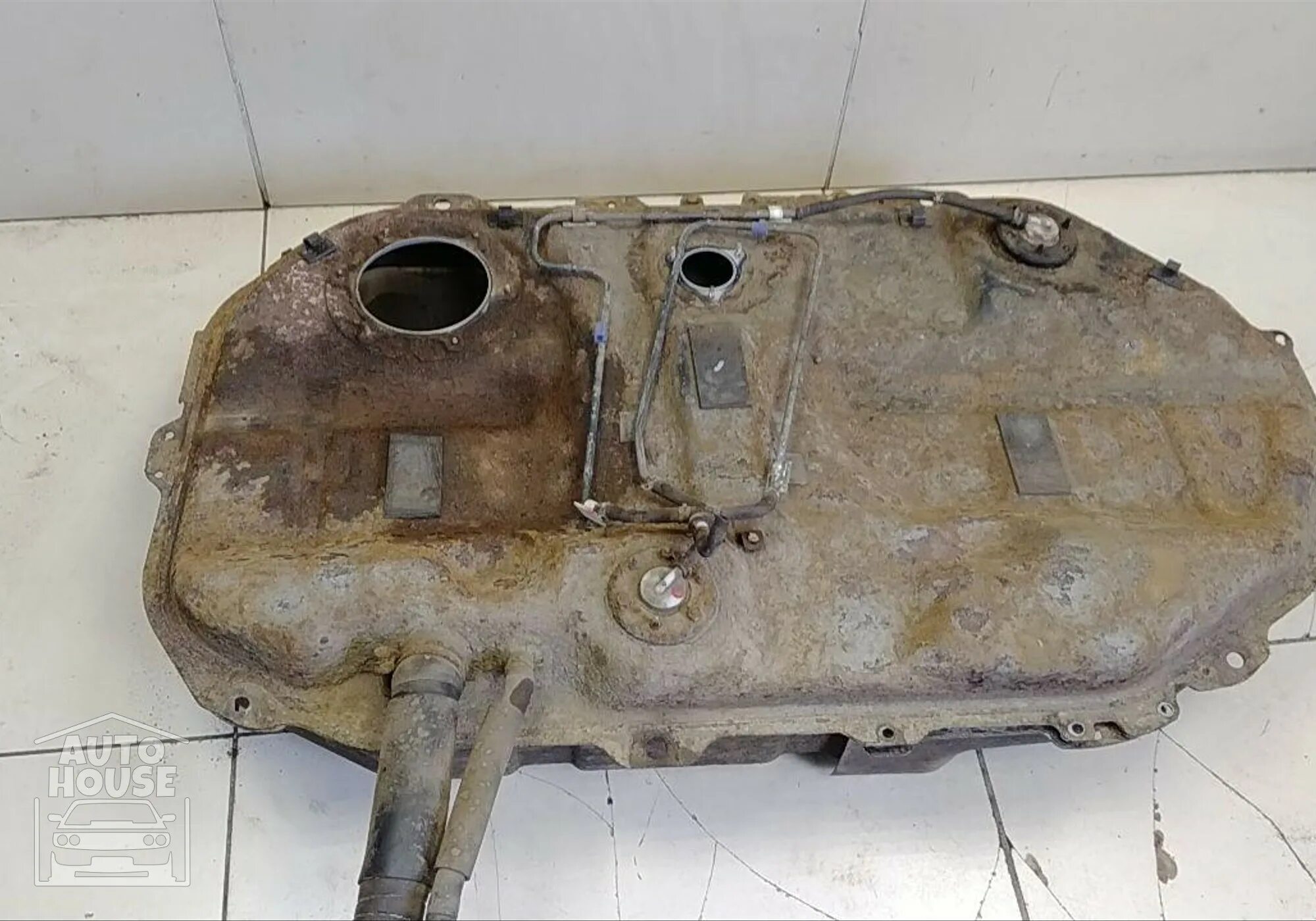 Бак лансер 9. Бензобак лансер 9 1. Mitsubishi бак топливный v78w. Бак лансер 9. Бак топливный lancer 9 1.