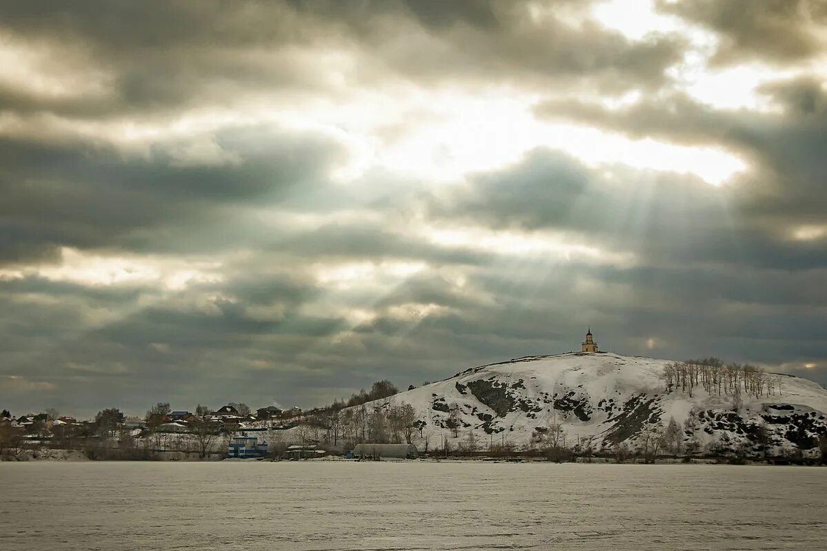 Города урала нижний тагил. Тагил свет. Нижний тагил заводы дым. Нтмк нижний тагил. Драматический театр г.