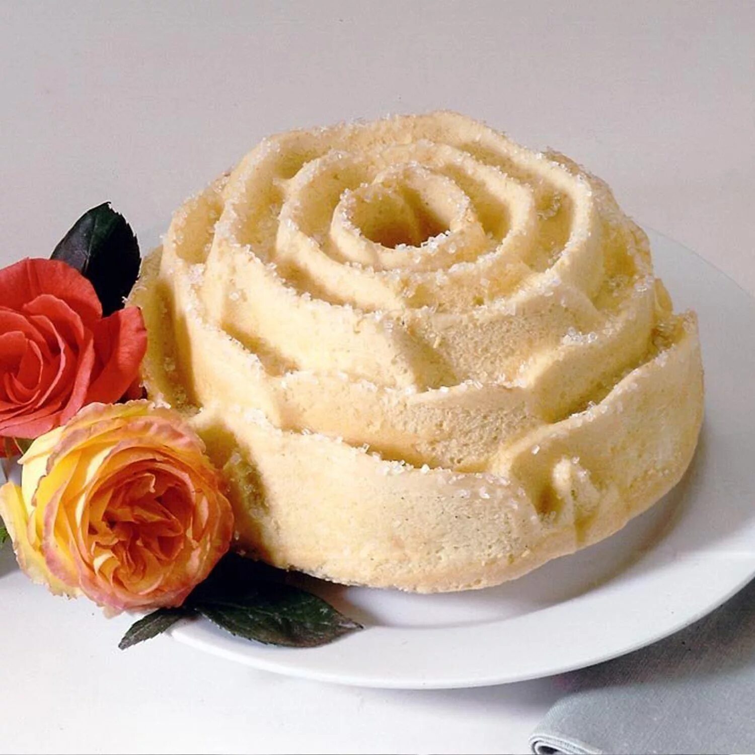 Пирог розочка. Розочки выпечка. Пирожок в форме розы. Розочка для пирога. Пироги в форме в виде розы.