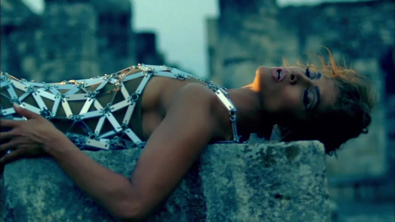 I m the best into you. Jennifer lopez i&#039;m into you. дженнифер лопес в клипе i&#039;m. дженнифер лопес первый клип. клип дженнифер лопес i’m into you.