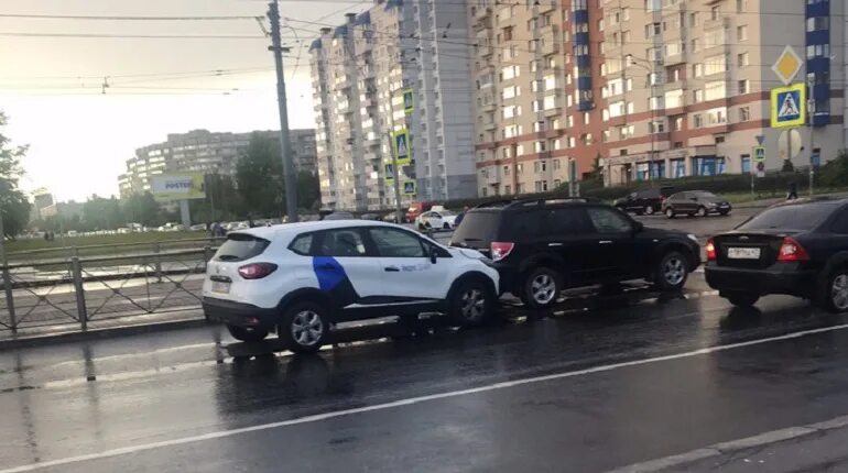 Парковка каршеринга на платных парковках спб. ДТП В Невском районе Вольво и каршеринг. Мытная улица ДТП каршеринг.