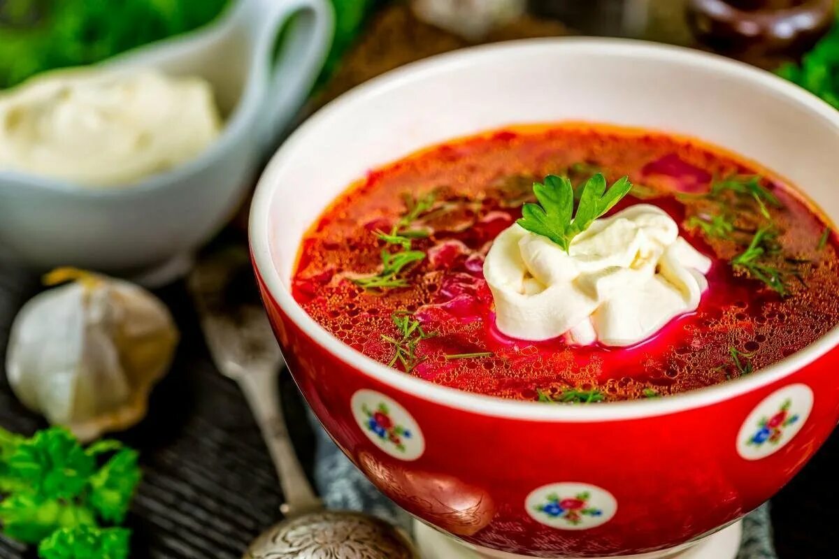 Вкусные супы фото. Борщ Чайхана. Ши боршь. Борщ. Армейский борщ.