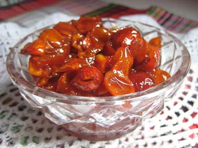 Варенье из боярышника на зиму рецепты. Варенье из боярышника. варенье из боярышника без косточек. варенье из боярышника с косточками. джем из боярышника.