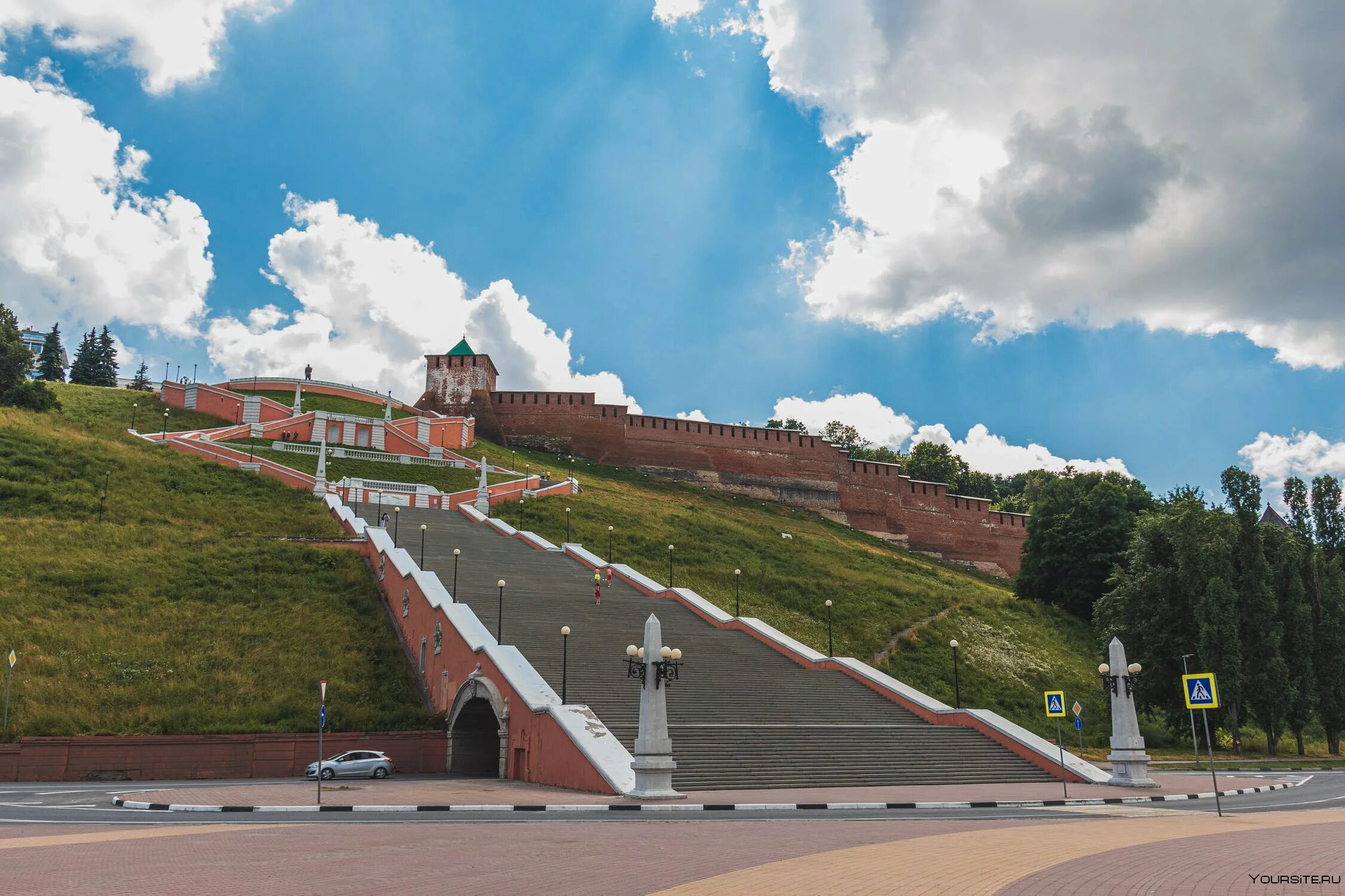 Чкаловская дорога. Нижегородский Кремль Чкаловская лестница. Чкаловская лестница Чкалов памятник. Чкаловская лестница Нижний Новгород. Чкаловская лестница Нижний Новгород памятник.