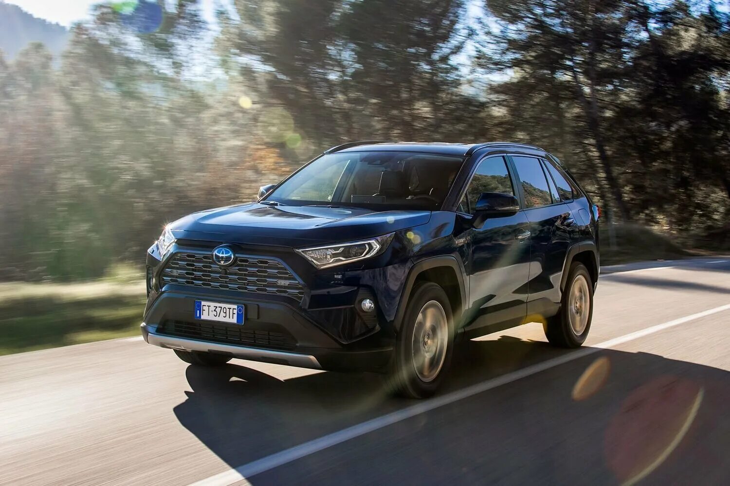 Тойота рав пятого поколения. Toyota rav4 2019. Toyota rav4 2019 Hybrid. Toyota rav4 5 поколение. Новый Тойота рав 4 2019.