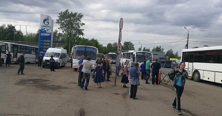 Как доехать до автовокзала ярославль. Автостанция ярославль. ярославский автовокзал. ярославский автовокзал фото. переход у автовокзала ярославль.