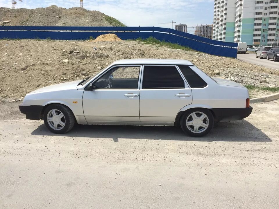 Ваз 21099 r15. Ваз 21099 белый r15. Всмпо диски 15 на ваз 21099. Торусы r15 на ваз 21099. Ваз 99 на 15.