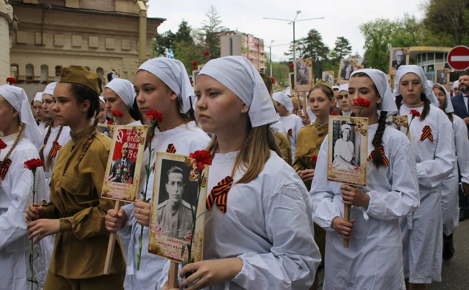 Приняли участие в мероприятии посвященном. Кисловодск 9 мая. Пастник медсесьры Кисловодск. Акция 9 мая Кисловодск. Фотосессия к 09 маю медработники.