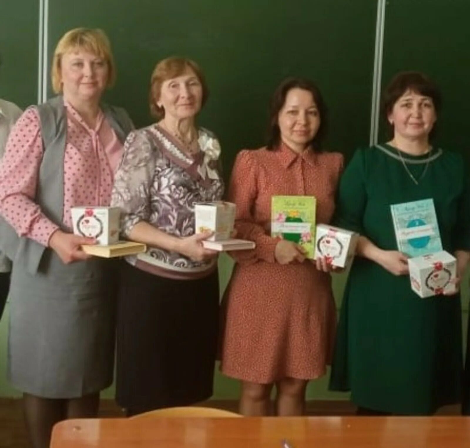 Башкирская гимназия я хамматова. Башкирская гимназия белорецк. Башкирская гимназия белорецк. Гимназия 17 белорецк. Директор башкирской гимназии белорецк.