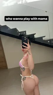 Инстасамка показала откровенное фото в бикини.