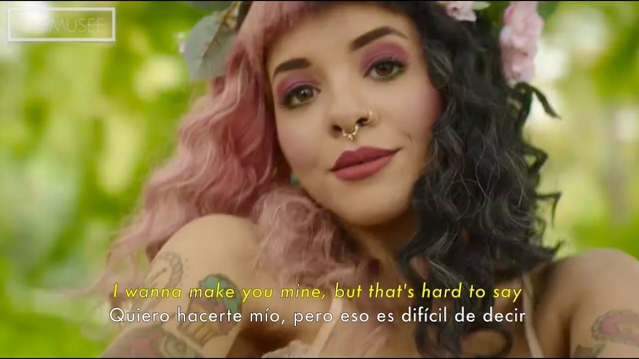 Training wheels melanie. Melanie Martinez Training Wheels. Мелани Мартинес обложка Training Wheels. Мелани клип с розовыми волосами. Training Wheels- Melanie Martinez Camille Cuffley.