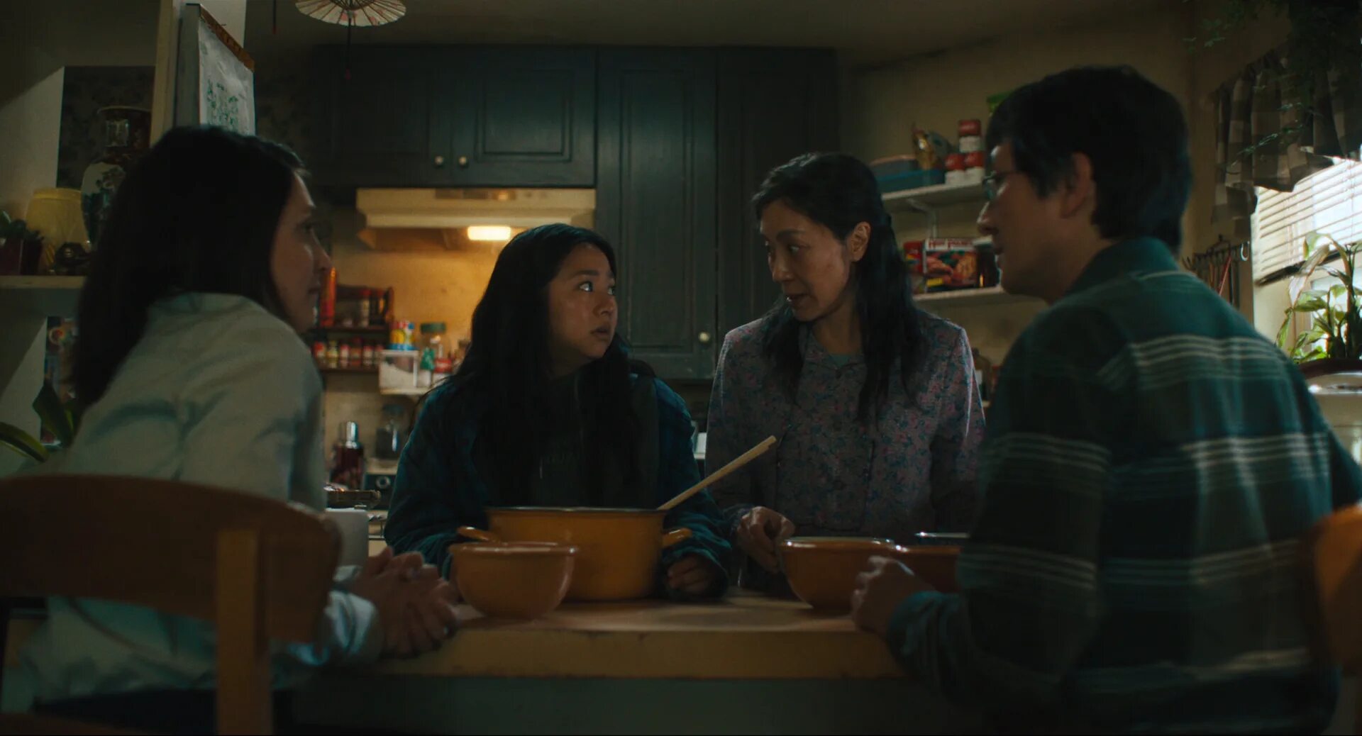 Драмы 2016. All movies at once. All movies at once. Все везде и сразу. Everything everywhere all at once постер.