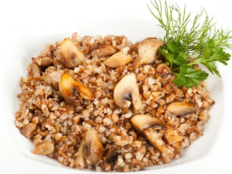 Гречка с грибами и куриным. Гречка с грибами и куриным. Гречка по-купечески с курицей на сковороде. Гречка с грибами и куриным. Гречка с грибами и куриным.