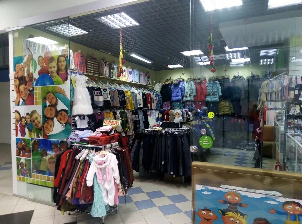 Мтв-центр чебоксары магазины одежды. Сенсей чебоксары мтв центр. Мтв центр одежда. Оформление подросткового магазина. Мтв чебоксары магазины одежды.