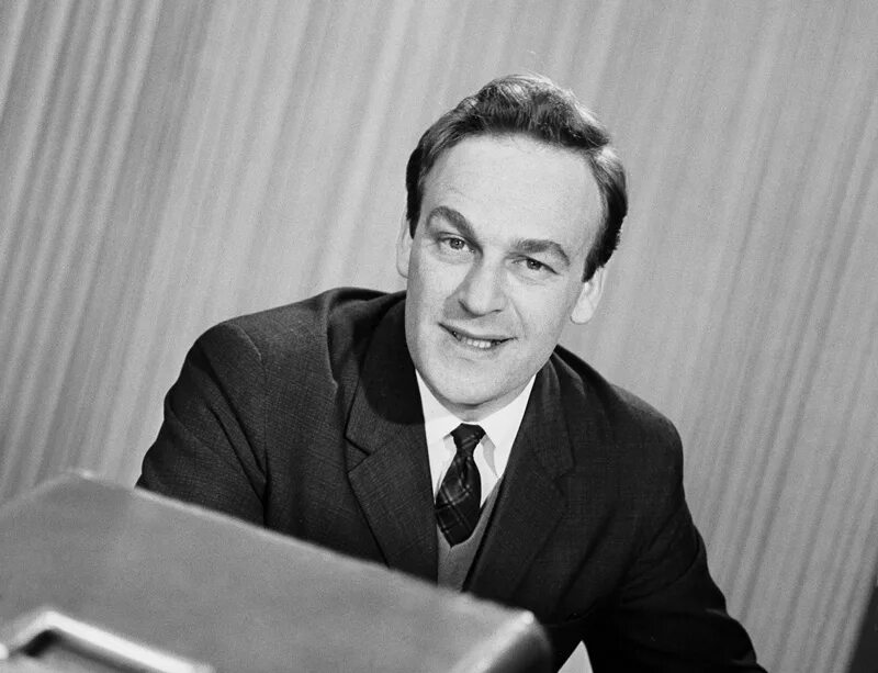 Знаменитый диктор. Левитан диктор. Знаменитый диктор. Американский журналист ларри кинг. Ларри кинг журналист.