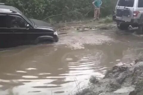 Дожди так размыли дорогу