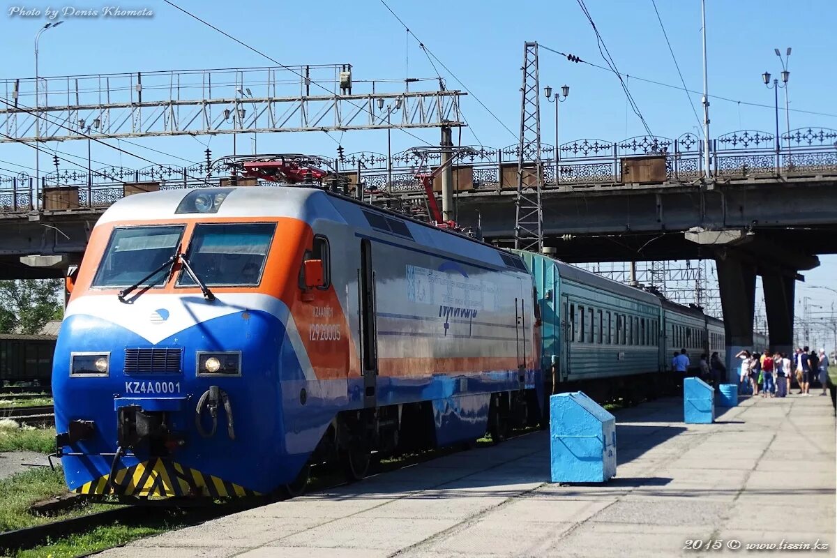 Кустанай поезд. Поезд кустанай караганда. Караганда детская железная дорога. 2тэ10м 2992. Поезд кустанай караганда.