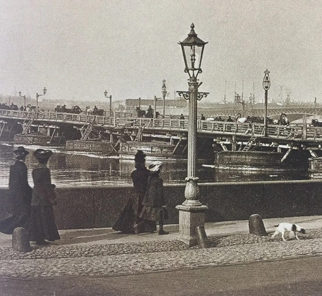 Художник george hyde pownall. Литейный мост в санкт-петербурге 1879. Освещение города в 19 веке. Освещение города в 19 веке. Фонарь уличный старинный.
