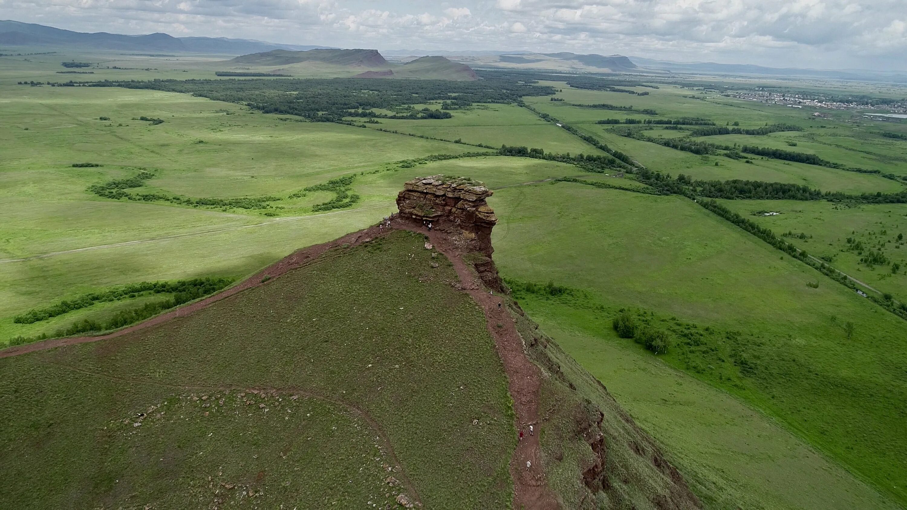 Горы сундуки хакасия. Горная гряда сундуки хакасия. Горы сундуки хакасия. Заповедник сундуки в хакасии. Республика хакасия сундуки.