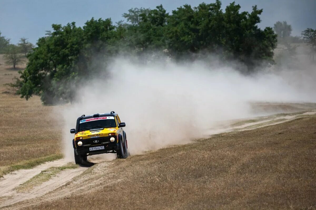 The first problems on the "Silk Road": stones against LADA Niva Sport T2 The fir