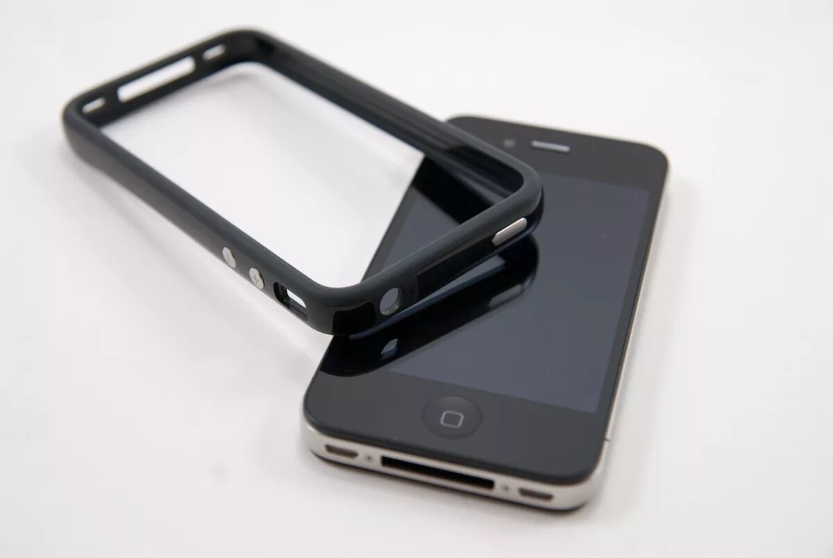 Iphone 4 Bumper. Бампер iphone 14 Pro. Iphone 4 бампер. Бампер на айфон 4s.