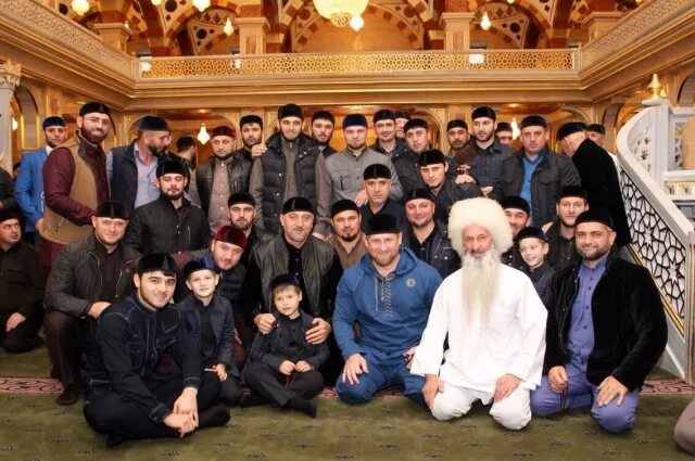 родственники рамзана кадырова. иса хагиев грозный. родственники рамзана кадырова. кадырова зарган ахматовна. адам делимханов двоюродный брат рамзана кадырова.