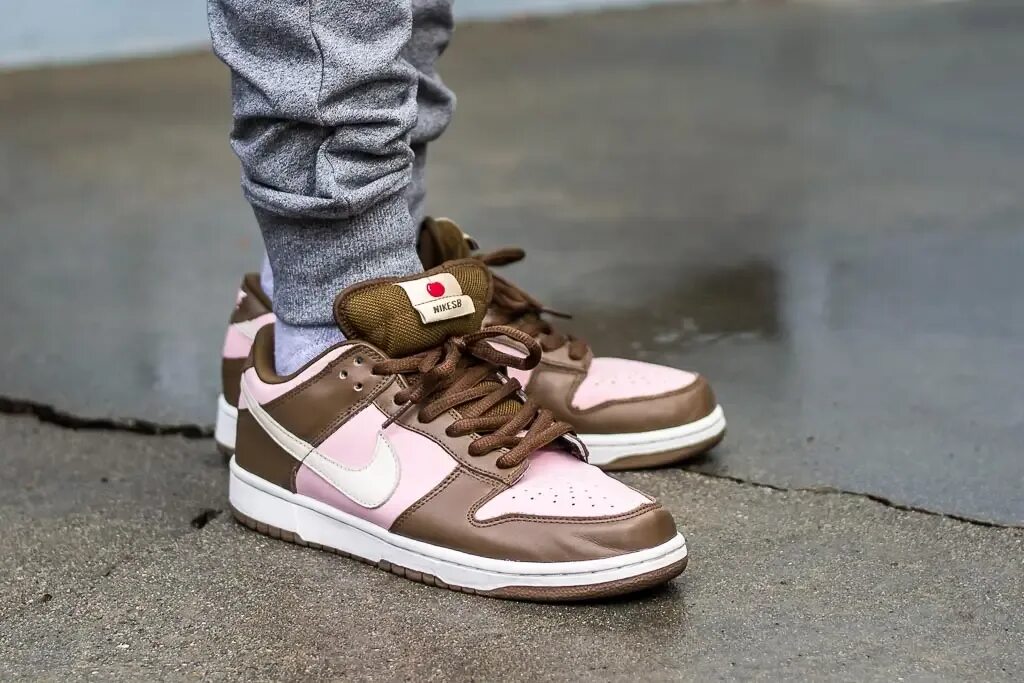 Nike sb dunk low stussy. Stussy x nike dunk low. Stussy cherry nike dunk. Nike dunk sb x stussy. Stussy x nike dunk low.