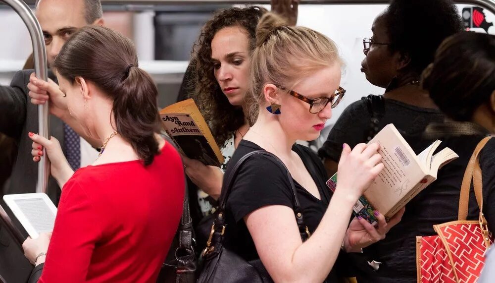 советские люди. человек читает. книга человек. самые читающие люди. самые читающие люди.