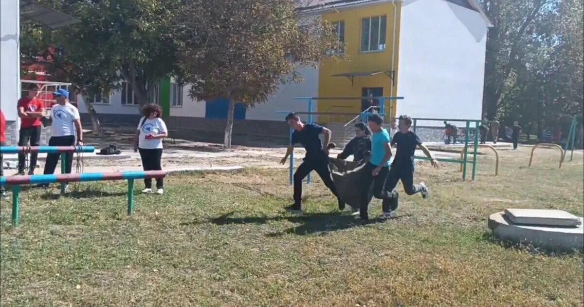 Митинг в каланчаке херсонской обл. Новости каланчака. Пункт пропуска армянск каланчак. Новости каланчака. Гора каланчак.