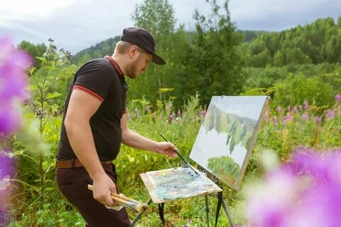 Художник живописец пишет Kitma.ru