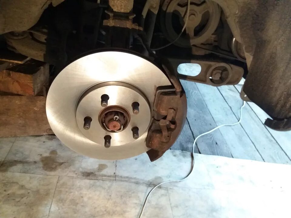 Суппорта ucf30. Тормозные диски додж неон 2. Corsa gsi замена суппорта. Спортивные тормозные диски рено меган. 1.