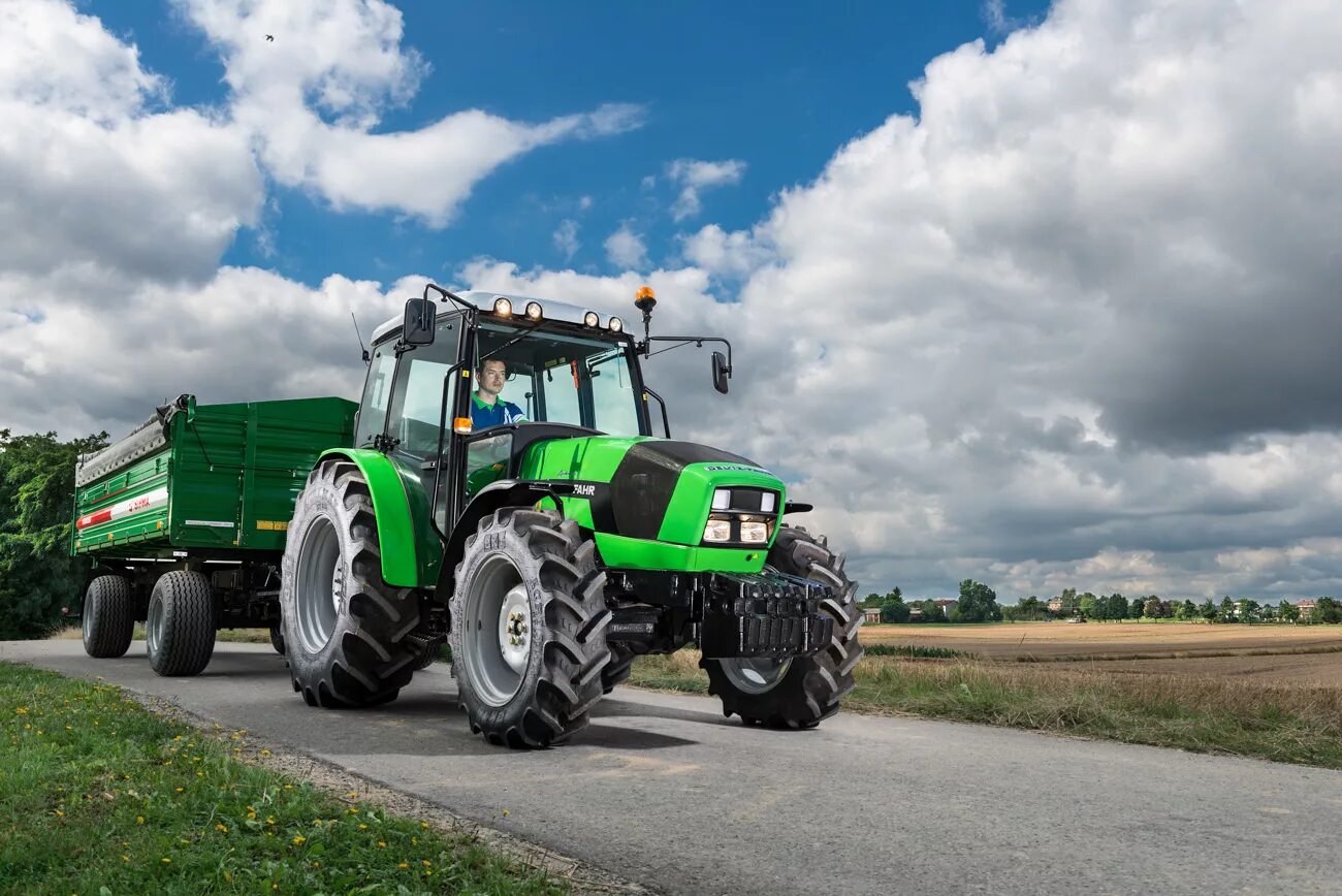 Трактора 40 лошадиных сил. Трактор 50 л. Лтз-40 трактор. Трактора 40 лошадиных сил. Трактора 40 лошадиных сил.