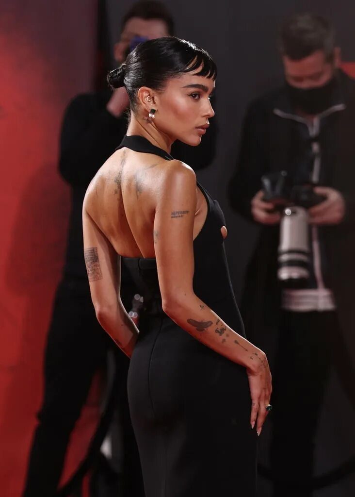 зои кравиц бэтмен