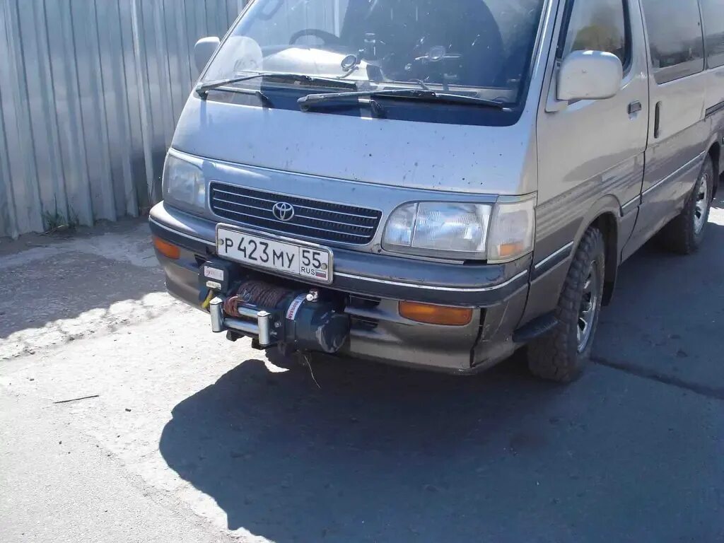 Тойота хайс 1991. Лебедка на хайс 106 кузов. Hiace toyota 106 кузов лифт. Тойота хайс шины. Тойота хайс 2013.
