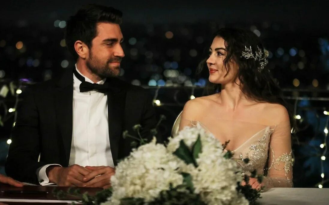 Чаглар эртугрул любовь напоказ турецкий. Afili ask. Чаглар эртугрул afili ask. Afili ask. Бурджу озберк 2022.