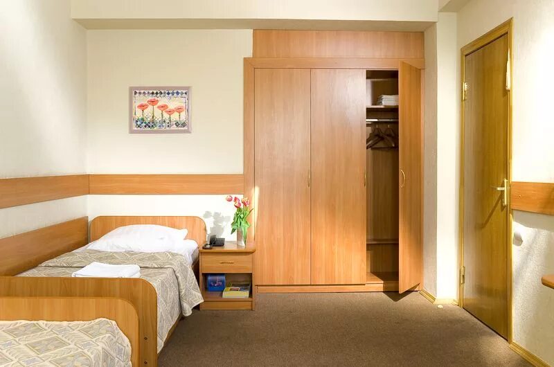 Метро московская гостиница. Максим гнездышко москва отель. Гостиница на улице дубровка. Отель турист москва ул саратовская. Гостиница турист санкт-петербург.