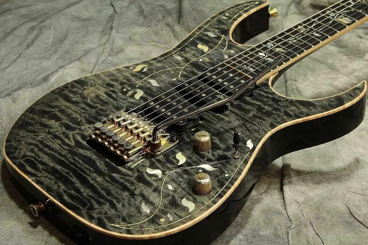 Ibanez j custom. Ibanez custom. ibanez j custom 1702. ibanez custom shop 80s.