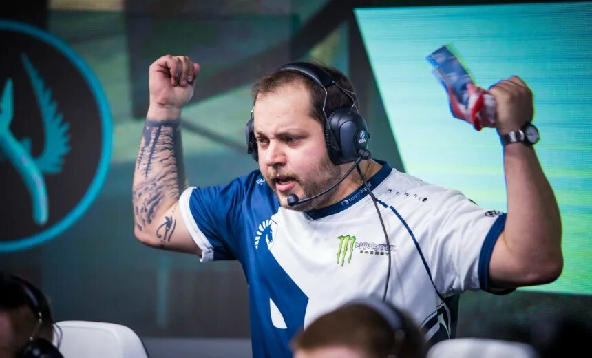 Тренером какой команды является zews. Вилтон zews прадо. zews. zews cs. тренер кс го.