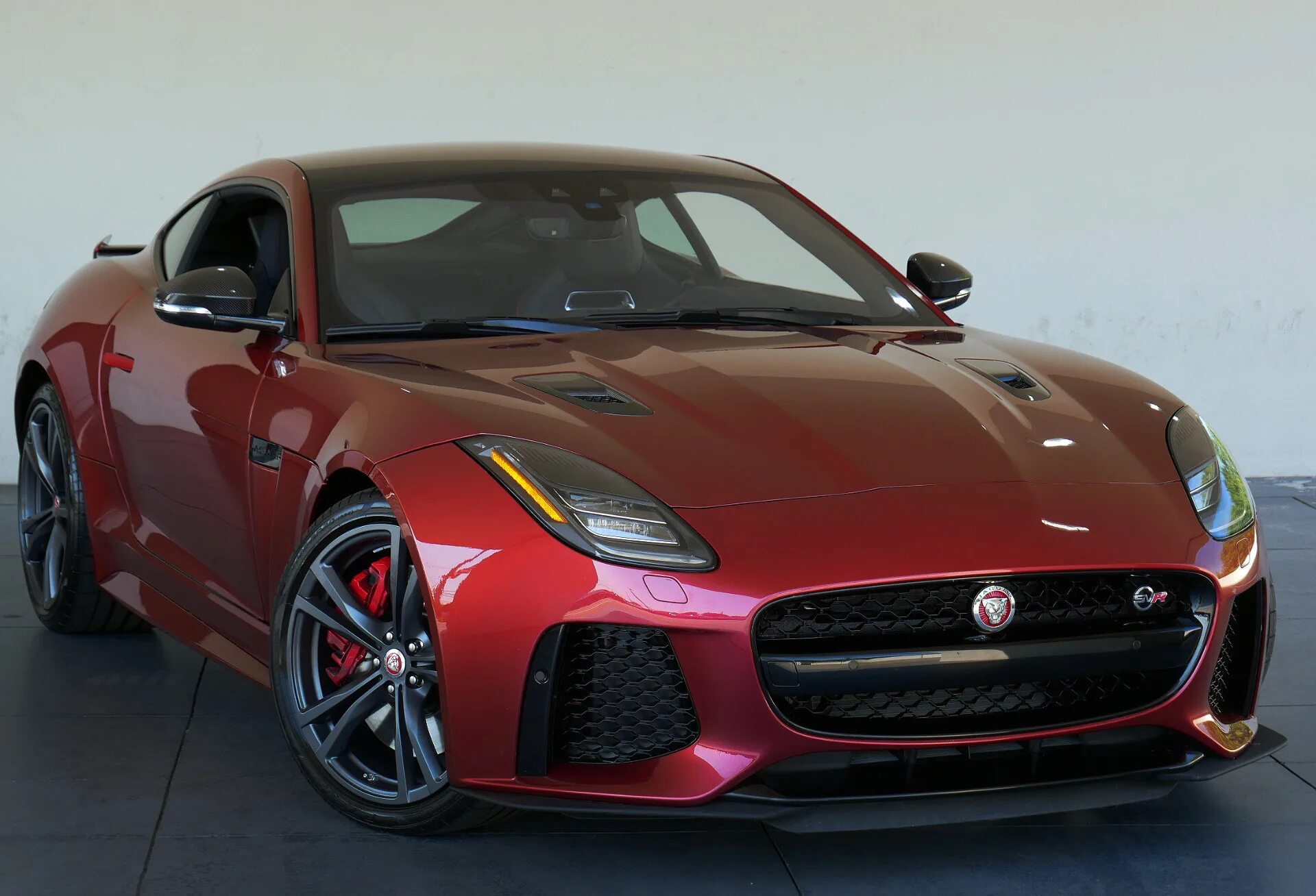 И тайп 2025. Jaguar f-type svr 2025. ягуар ф тайп 2025. jaguar f type svr 2025. jaguar f type 2025 red.