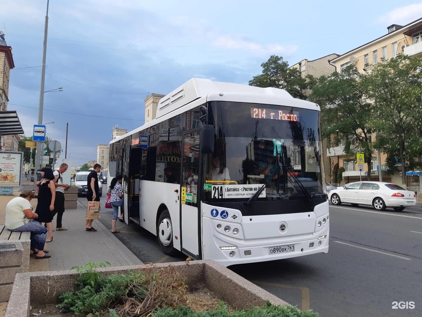 214 маршрутка энгельс. 214 Автобус Батайск. 214 Маршрутка. Автобус 214 Сочи. 214 Б автобус маршрут.