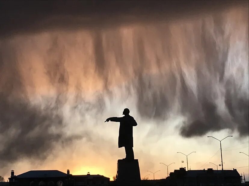 Тучи над городом. Тучи над городом Саратов. Редкие явления. Странные облака в небе. Над исой